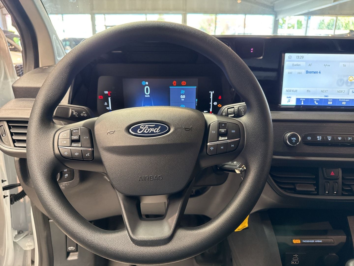Fahrzeugabbildung Ford Transit Courier Trend AHK Apple CarPlay Android