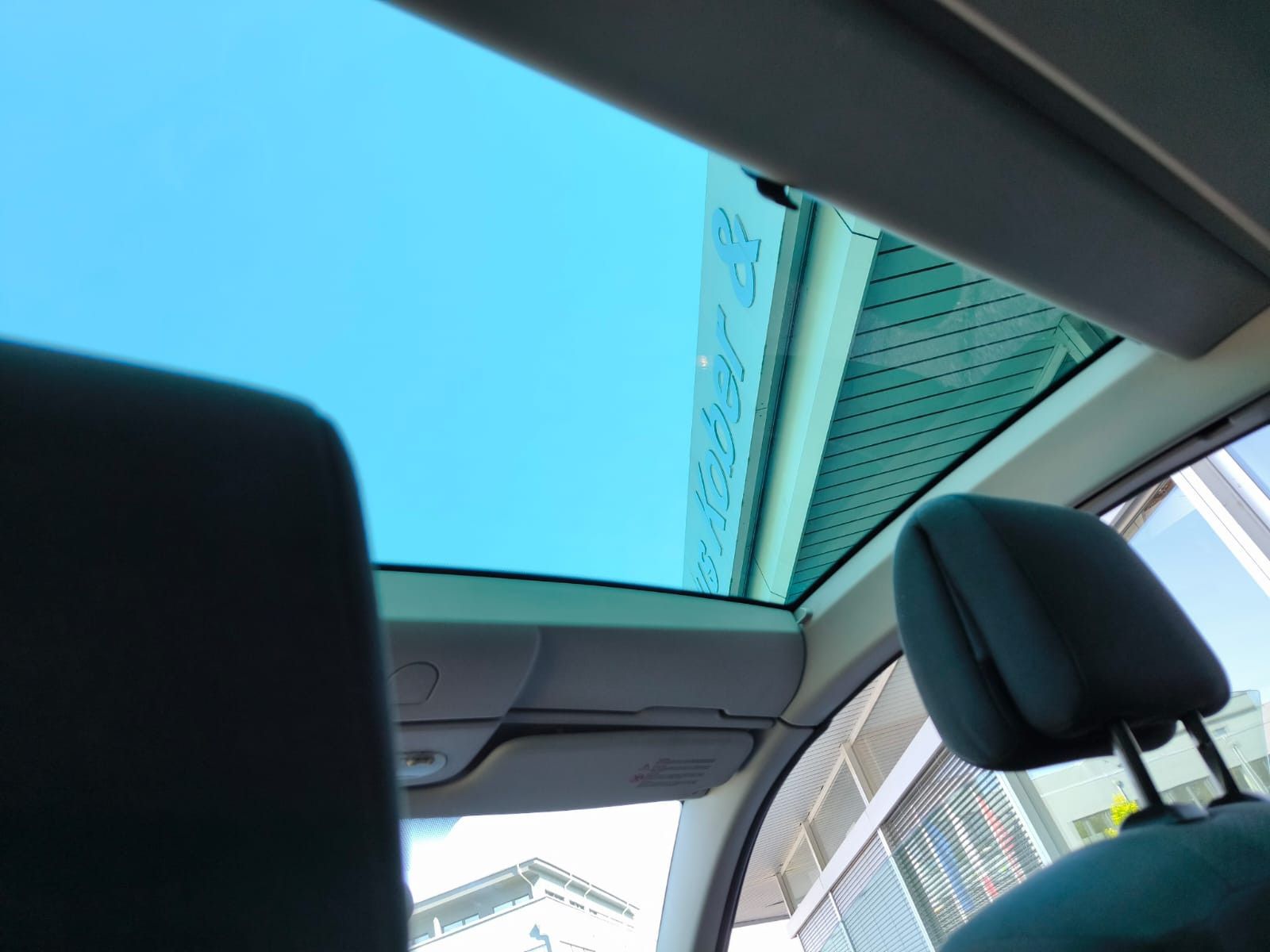 Vehicle image Renault Megane Coupe-Cabriolet Dynamique Luxe *Maintained"