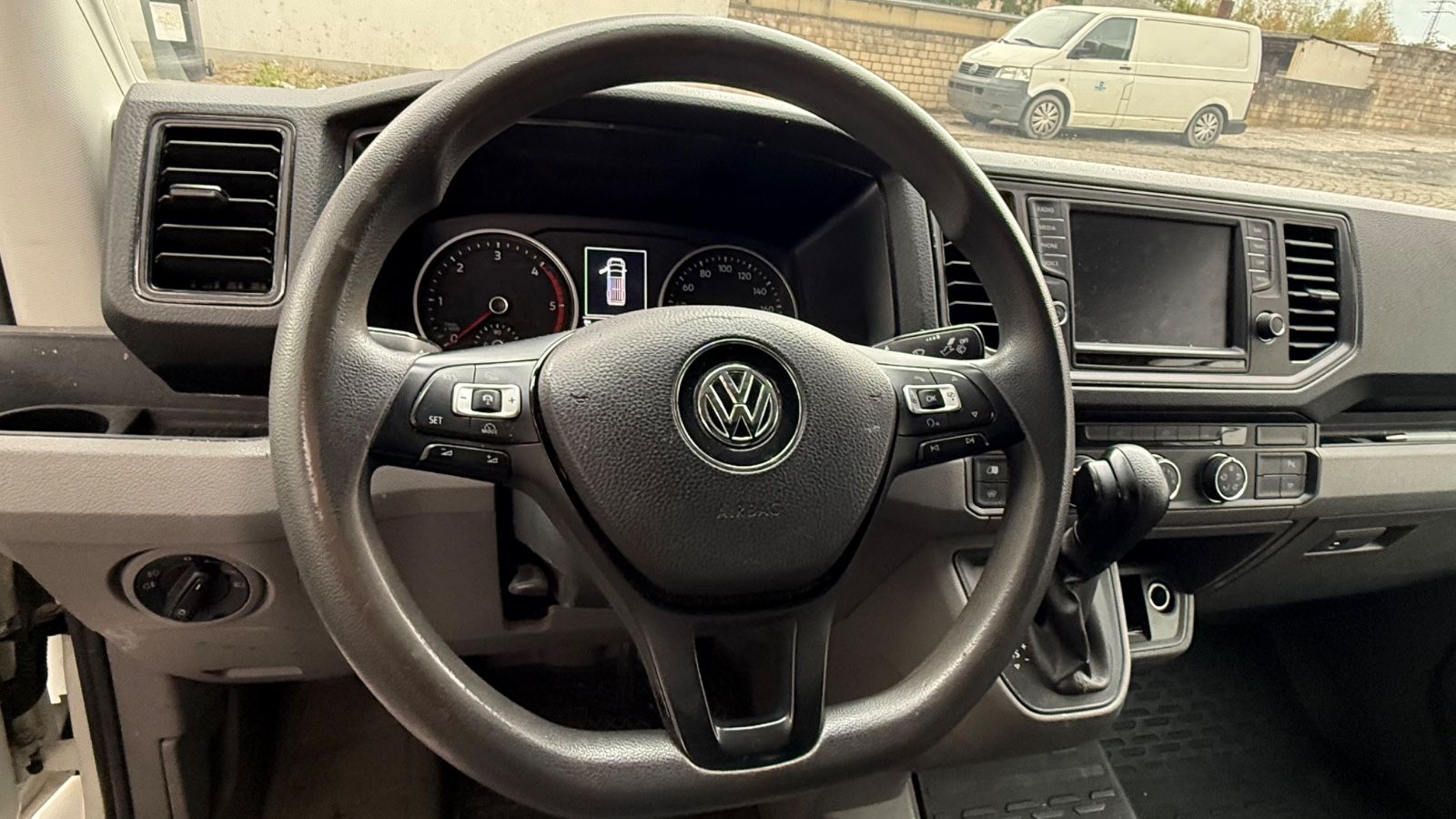 Fahrzeugabbildung Volkswagen Crafter Kasten Kasten 35 mittellang Hochdach FWD