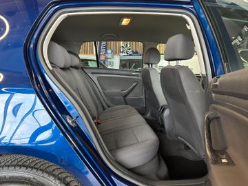 MYAUTOCENTER – Gebraucht- und Jahreswagen mit Werkstattservice in Pfaffenhofen Volkswagen Golf V Lim. Trendline *TÜV*Klima*