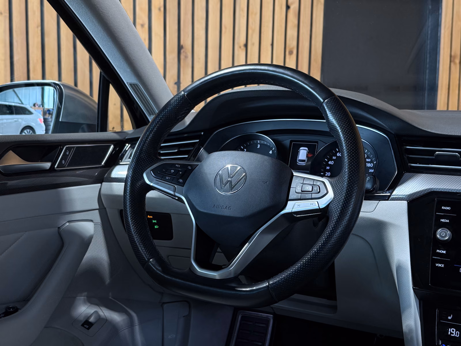 Volkswagen Passat 2,0 TDI 4M DSG Navi*360*Pano*AHK, миниатюра 21