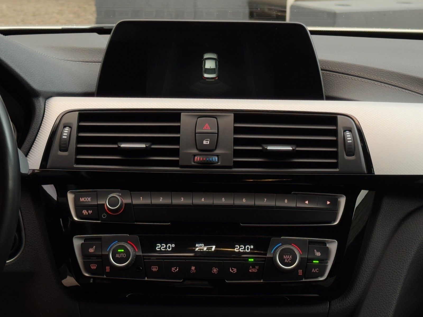 Fahrzeugabbildung BMW 430i Coupe M Sport Navi SHZ PDC Temp LED 19"