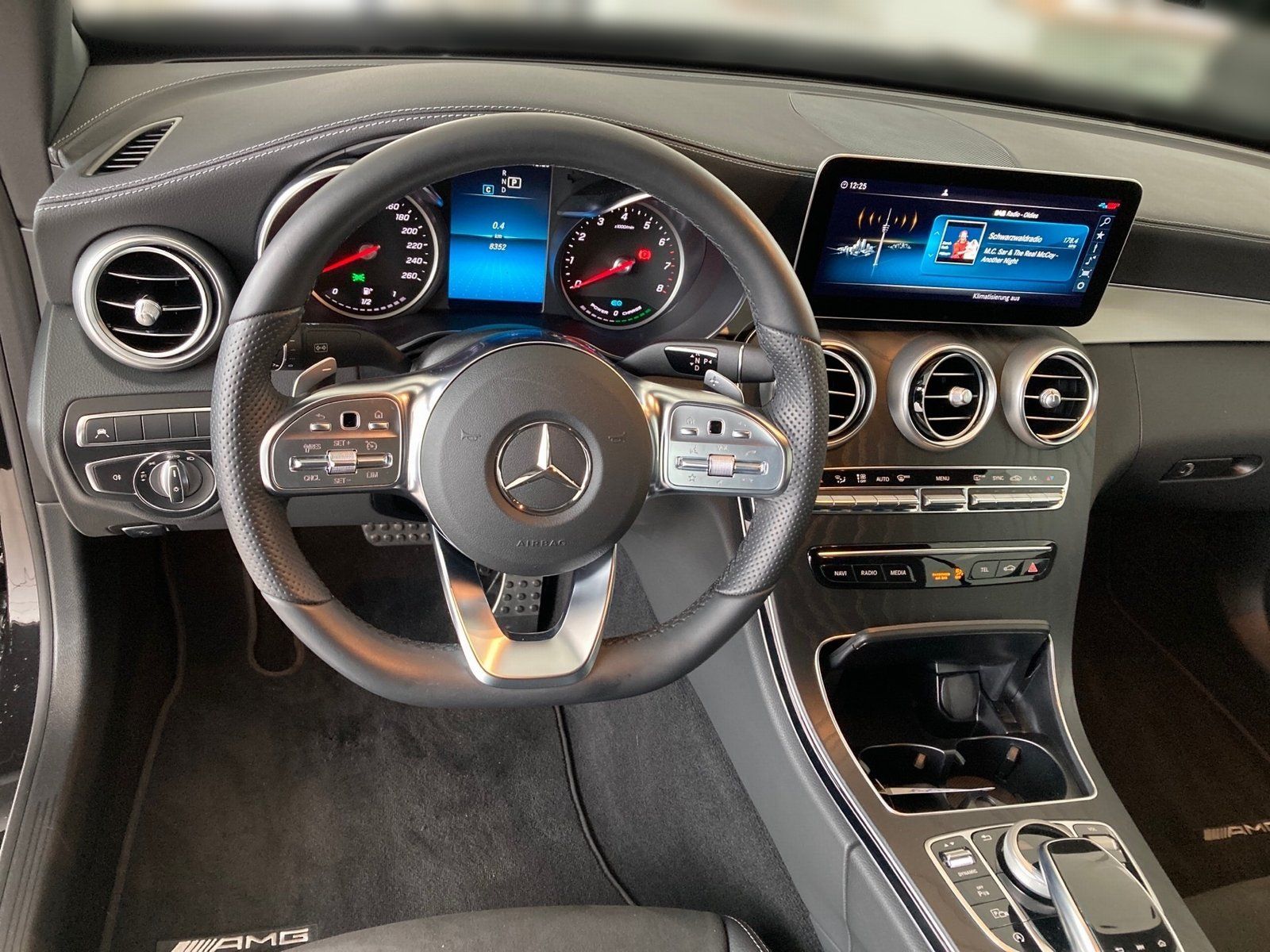 Fahrzeugabbildung Mercedes-Benz C 300 AMG Line *MultiBeam*Burmester*Kam*TotWink*