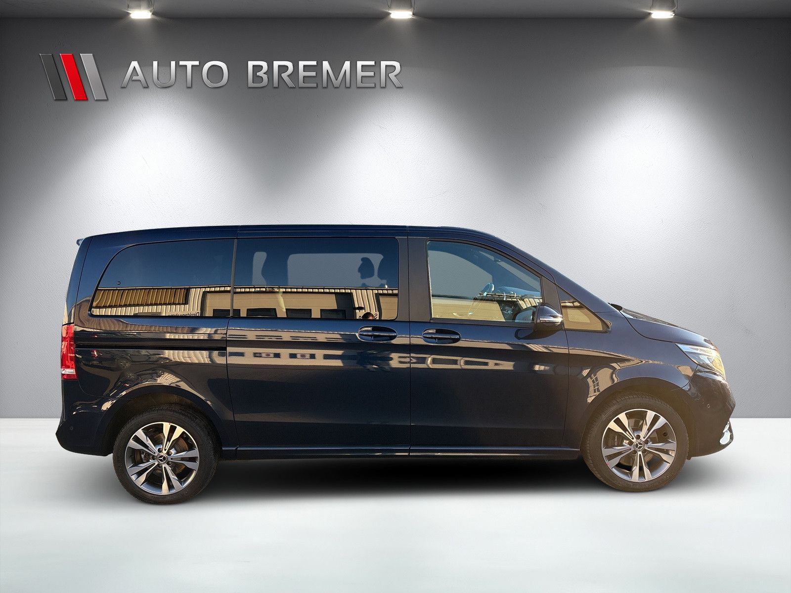 Fahrzeugabbildung Mercedes-Benz V 300d EDITION 4MATIC kompakt el.Schiebetüren