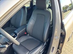 Fahrzeugabbildung Mercedes-Benz B 200 7-DCT Progressive AHK KAMERA NAVI LED