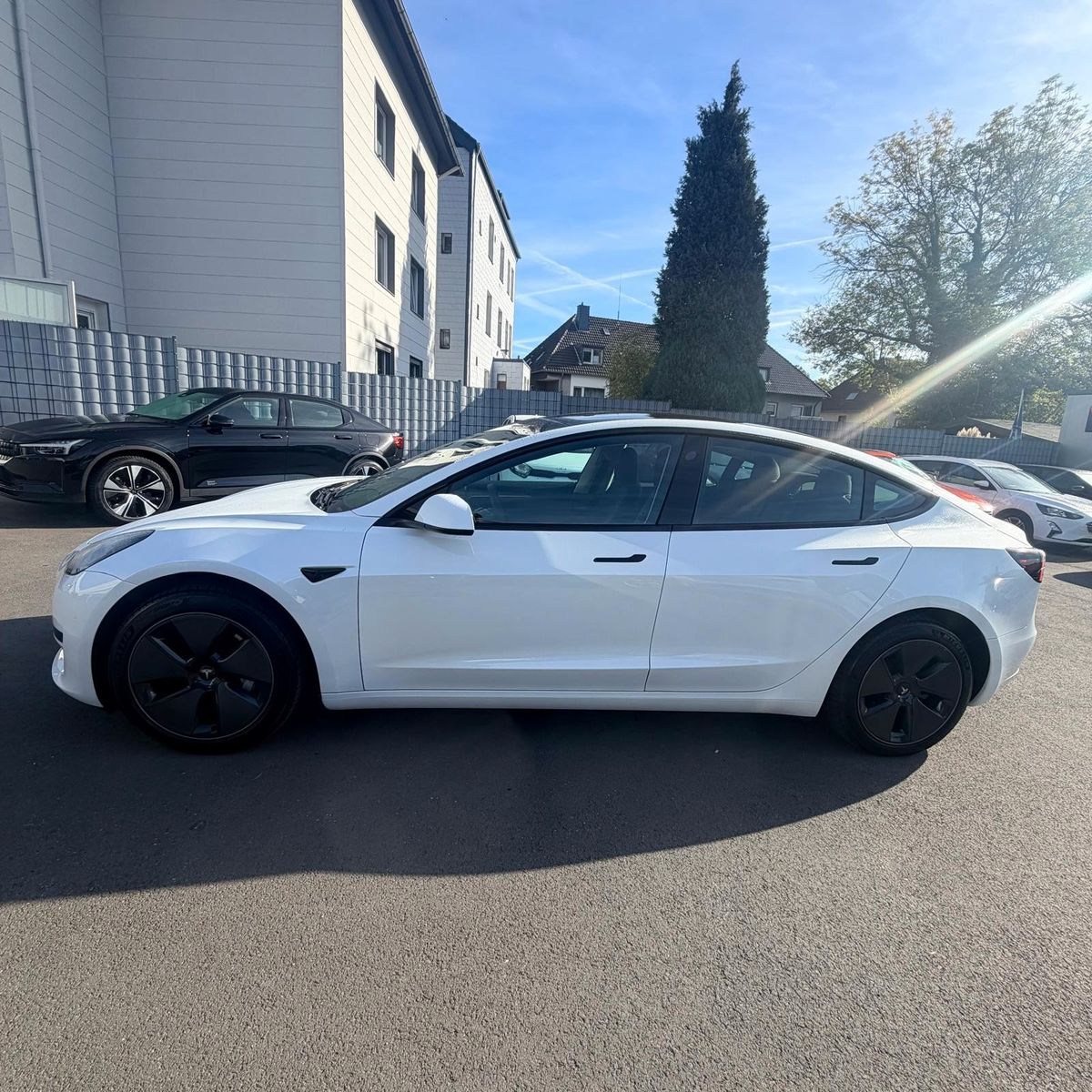 Tesla Model 3 Basis RWD # erst 29 tkm SOH = 94,3 % imagem 2