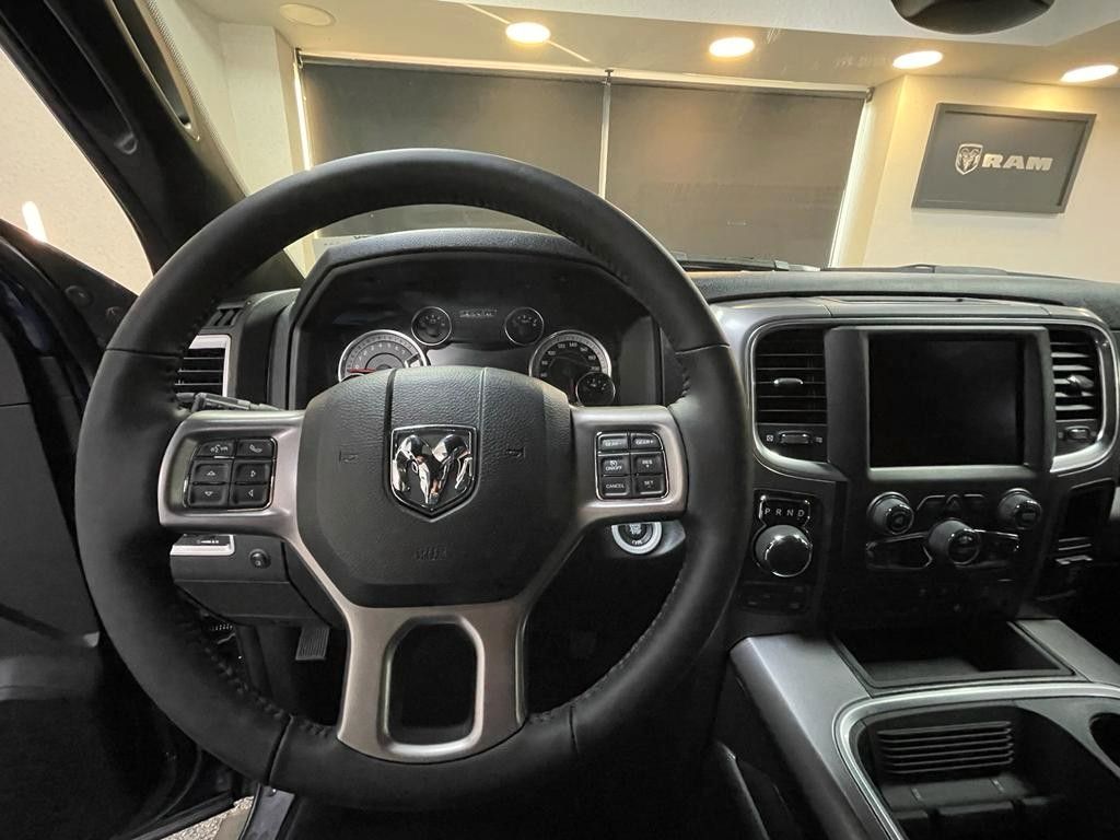 Fahrzeugabbildung Dodge WARLOCK CLASSIC CREW CAB HEMI 4x4 SOFORT!!