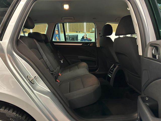 Skoda Superb Combi Exclusive *Xenon*PDC*Klima*DAB*Navi