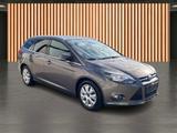 Ford Focus 1.6 TDCI Titanium*Sitzheizung* - mit Diesel-Antrieb: Beige, mit ABS, Kombi