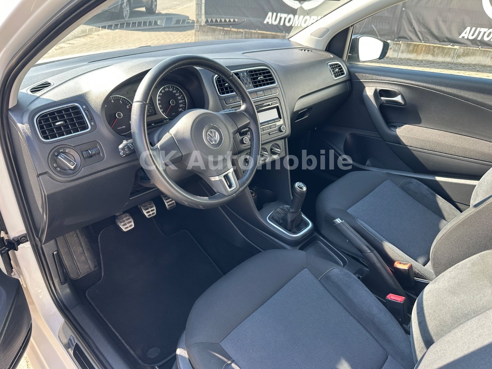 Fahrzeugabbildung Volkswagen Polo V Style 1.2 TSI/Klima/Bi-Xenon/Tempomat/PDC
