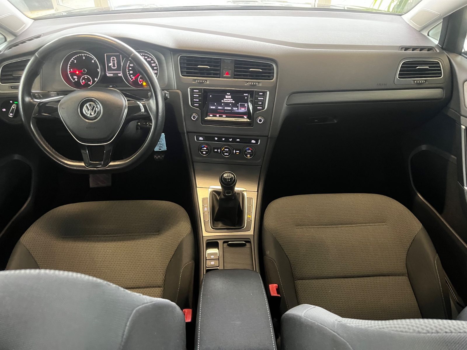 Fahrzeugabbildung Volkswagen Golf VII Lim. 1.6 TDIComfortline *1.HAND*SCHECKH