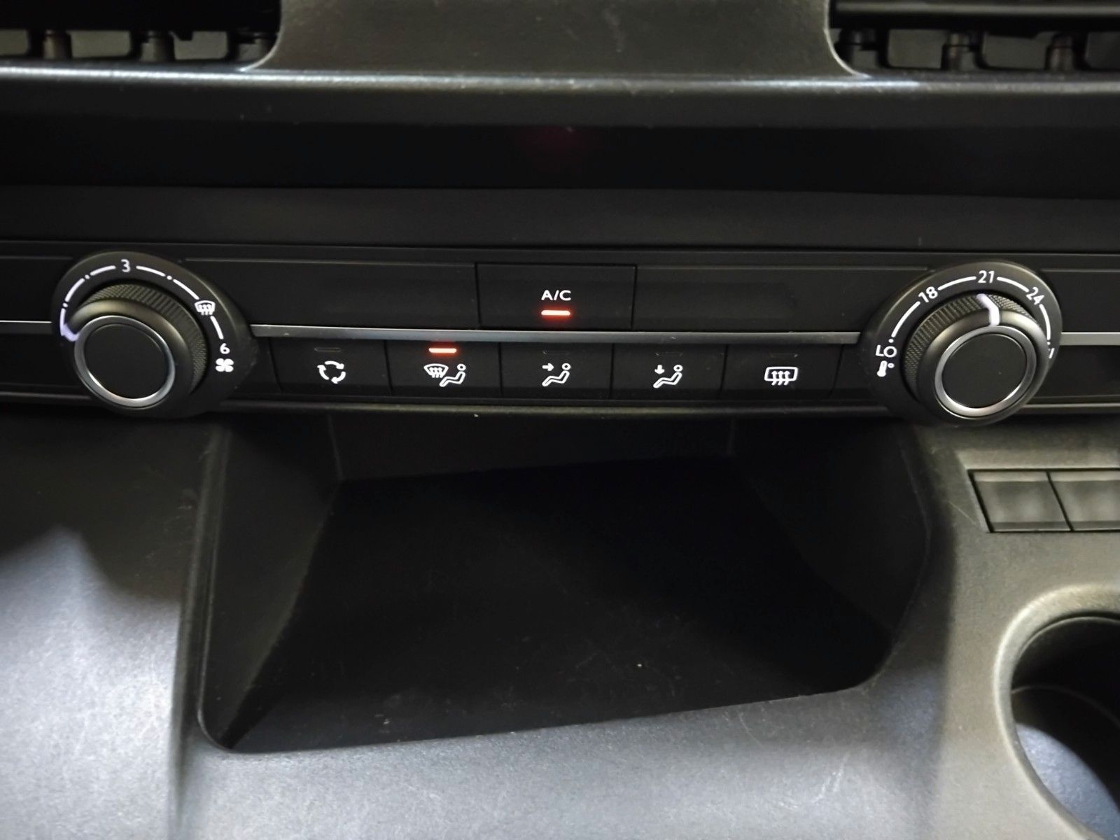 Opel Combo (01/2021, Benzin)