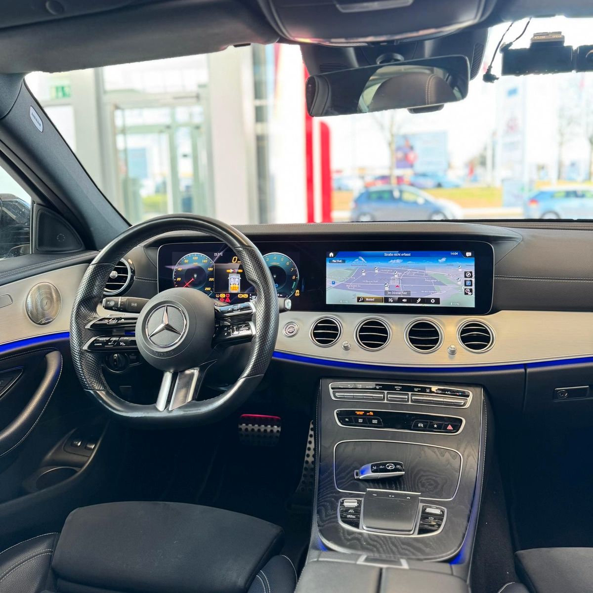 Fahrzeugabbildung Mercedes-Benz E 300 E Limousine E 300 e