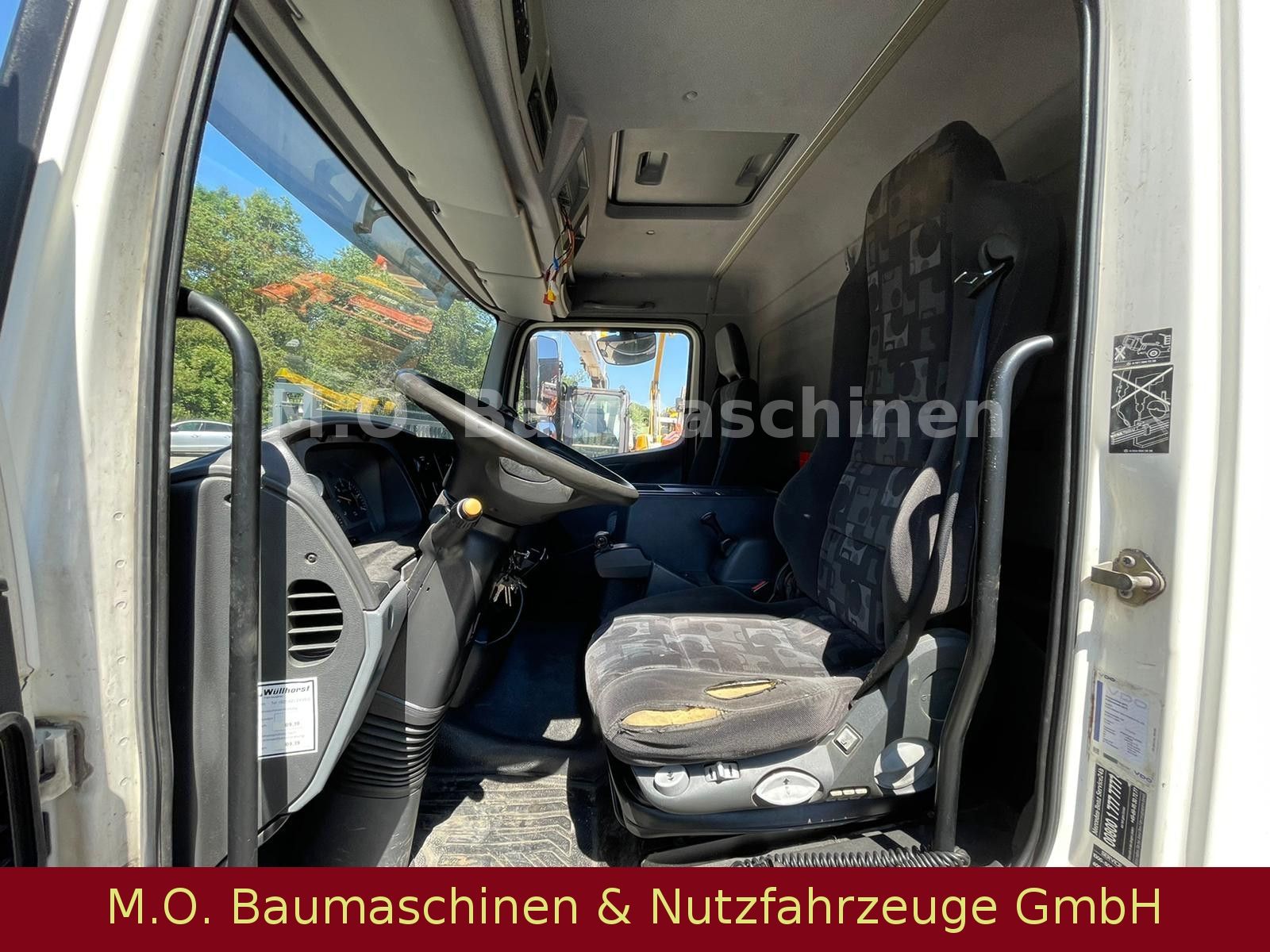 Fahrzeugabbildung Mercedes-Benz 1222 L / Ladebordwand / Thermoking VM-400 D /AC