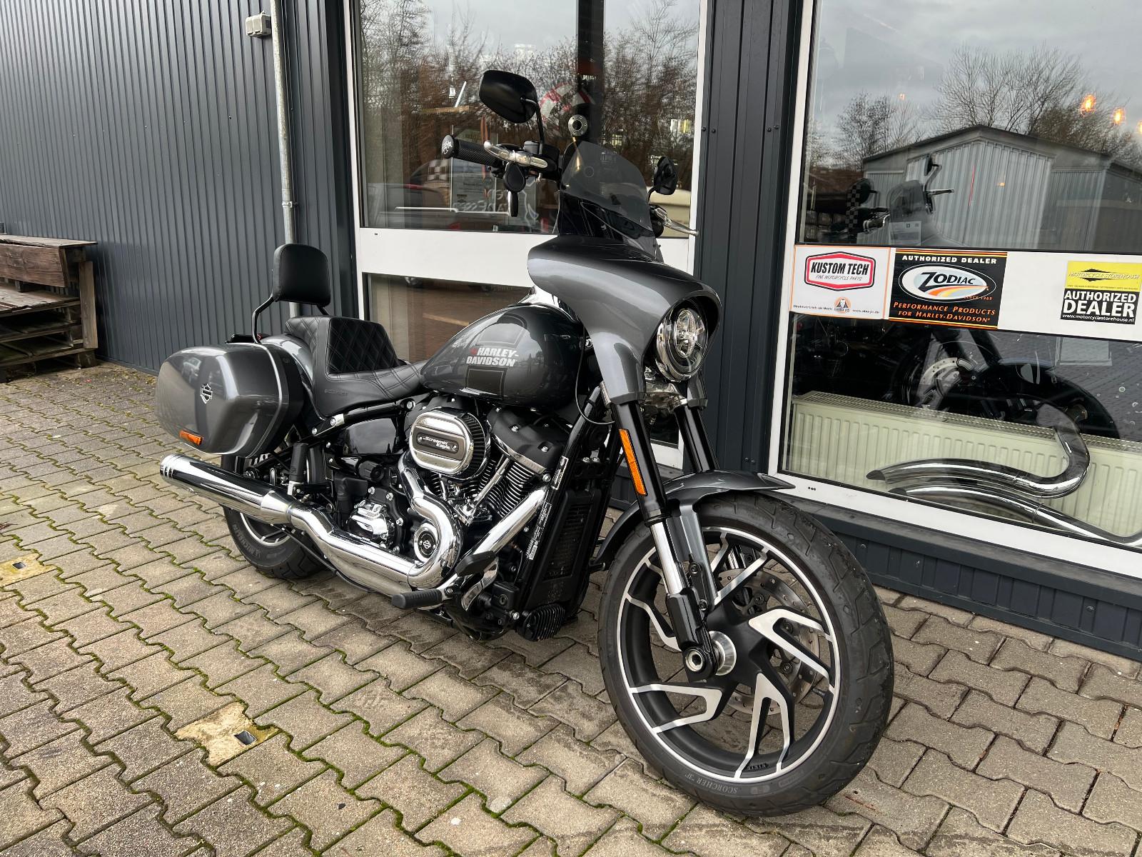 Harley-Davidson Sport Glide FLSB 107