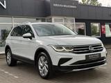 Volkswagen Tiguan Elegance e-Hybrid,R-Kam,AHK,ACC,Matrix - Volkswagen Gebrauchtwagen in Delmenhorst