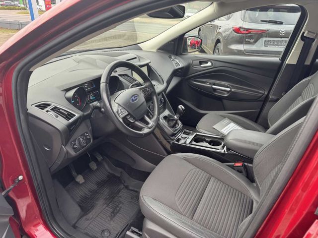 Ford Kuga 1.5 EcoBoost 2x4 Titanium Winterpaket