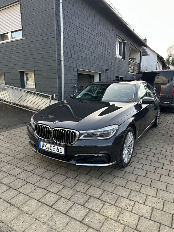 Image of BMW 740
