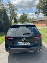 Volkswagen Passat Variant 2.0 TSI 3xR-LINE ACC HUD DCC etc. - Volkswagen Passat Variant mit Benzin-Antrieb: Panorama-Dach