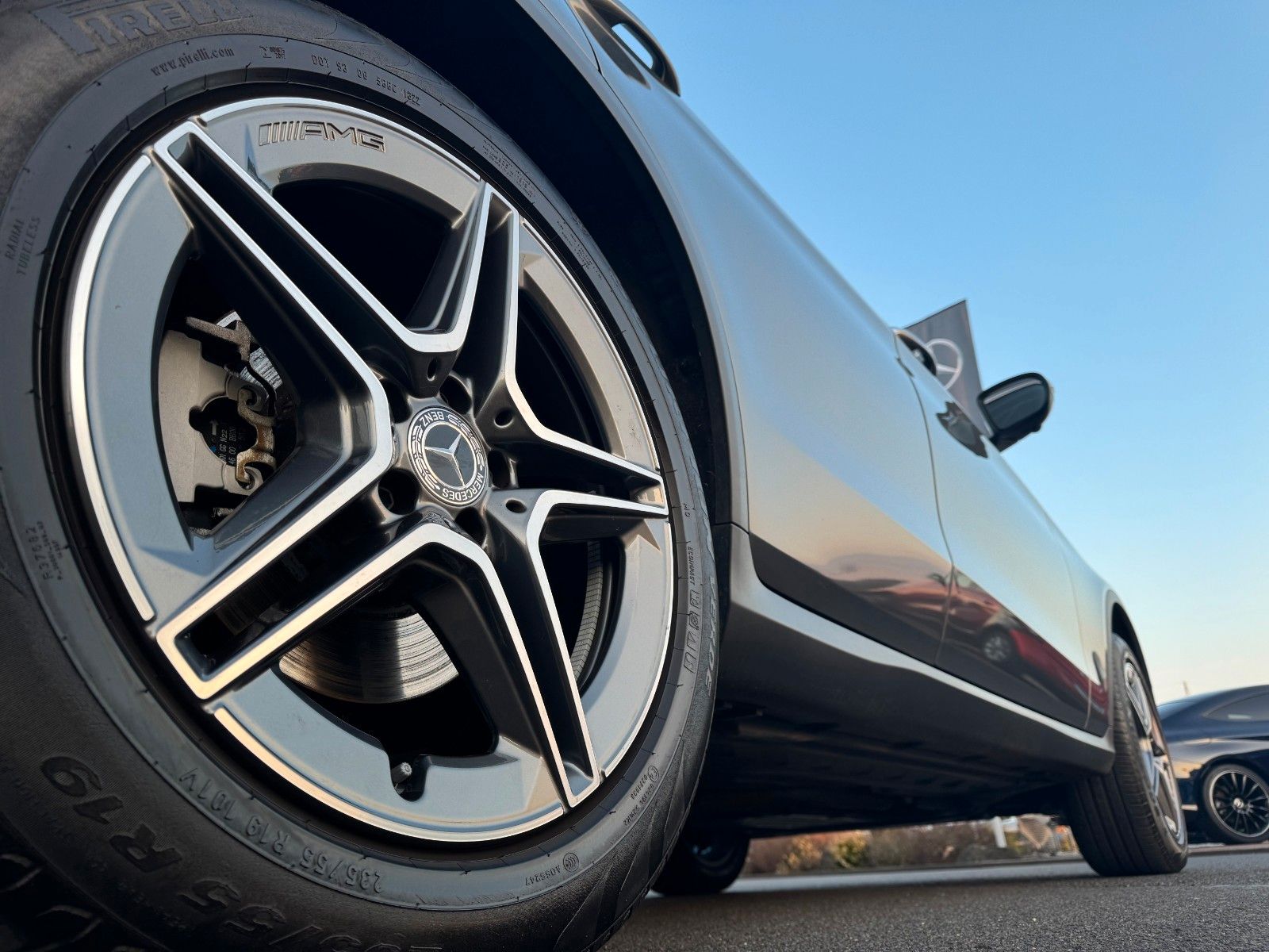 Fahrzeugabbildung Mercedes-Benz GLC 300 4M AMG Distr+360°+Memory+Ambiente+Carpla