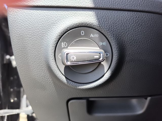 Fahrzeugabbildung SKODA Superb Combi 1.5 TSI ACT DSG Style ACC BI-XENON