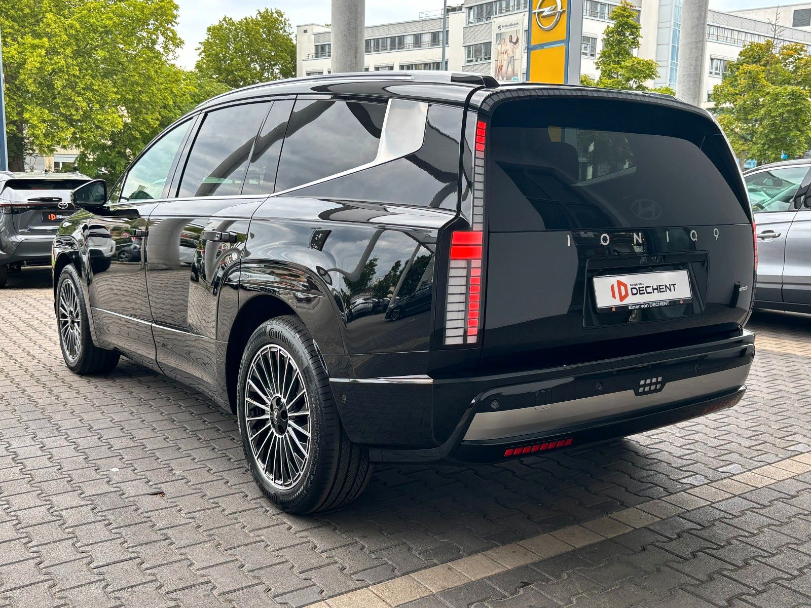 Fahrzeugabbildung Hyundai IONIQ 9 4WD 307PS Uniq/Pano/Relax-Paket!