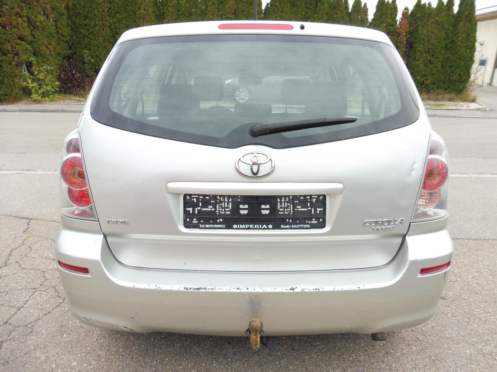 Toyota Corolla Verso 2004 — engine 1.995 cm³, 116 HP (85kW)