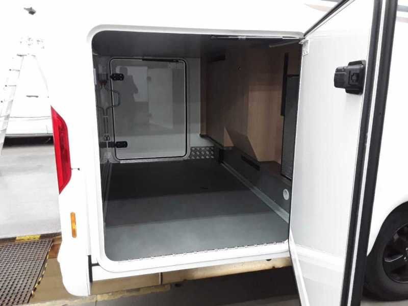 Fahrzeugabbildung Carthago c-tourer T143 LE Sprinter 417 DISTR 24"TV 3xBett