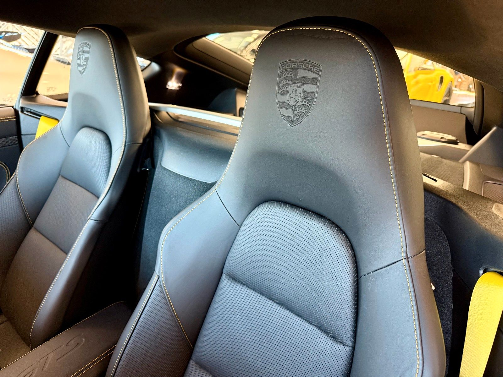 Fahrzeugabbildung Porsche 718 Cayman GTS 4.0 PDK PCCB/Burmester/Carbon/ACC