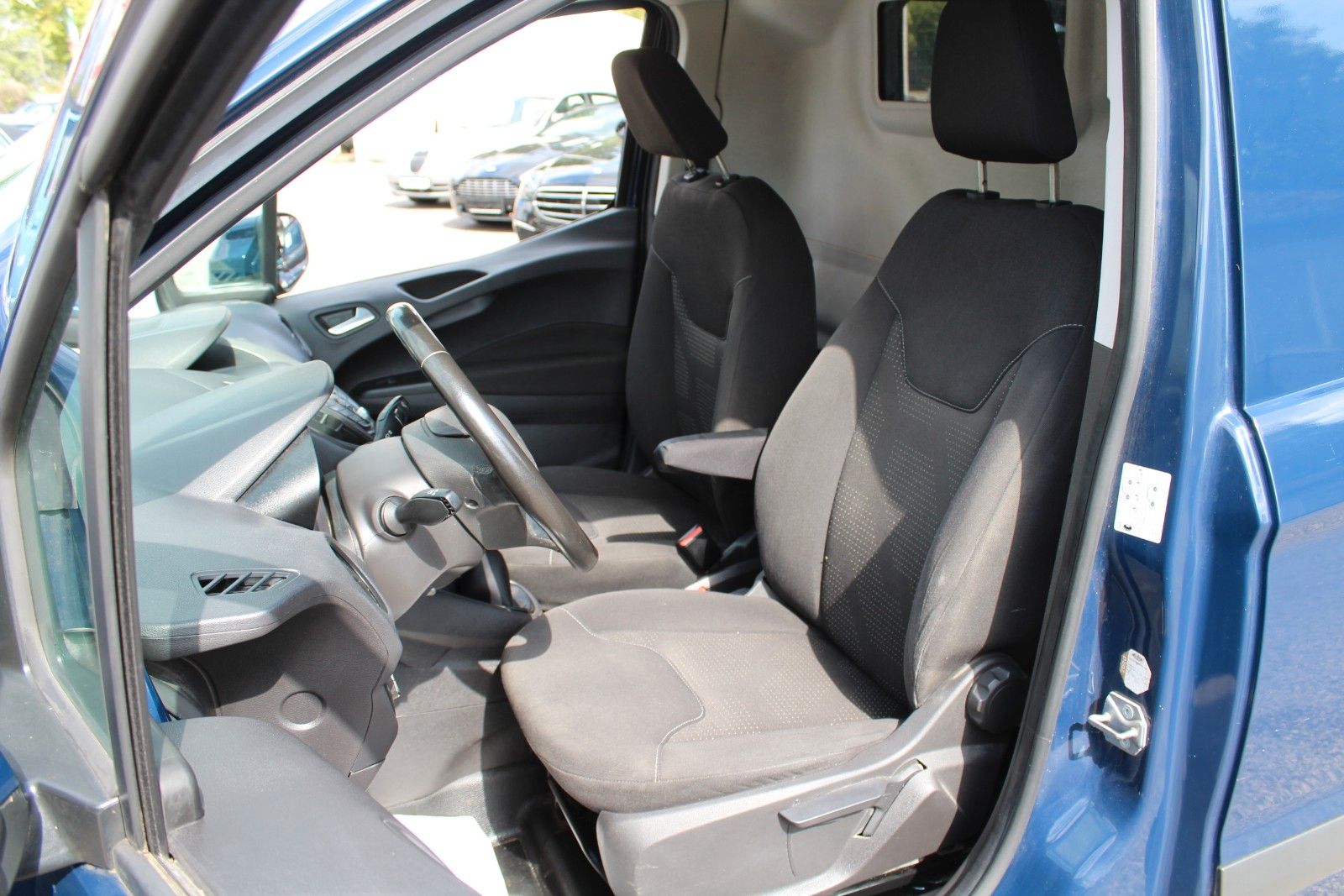 Tourneo Courier 1,0L Ecobooster, Wenig Km!!