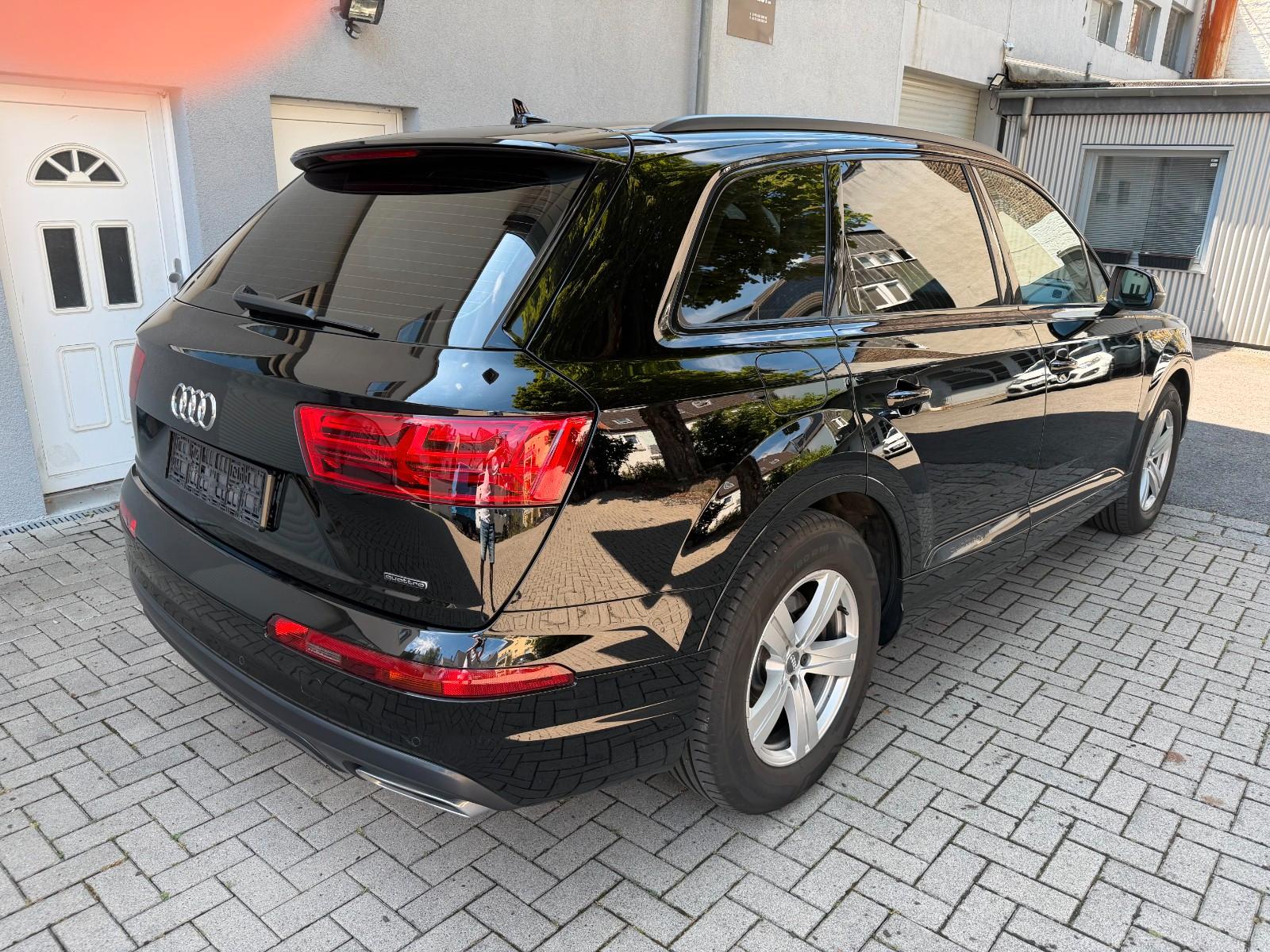 Audi Q7 3.0 TDI quattro 7 Sitzer LED Navi Leder Luft