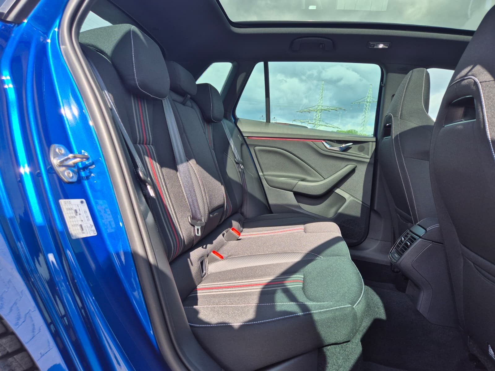 Fahrzeugabbildung SKODA Kamiq 1.5 TSI DSG Monte Carlo PANO*MATRIX*5J.GAR