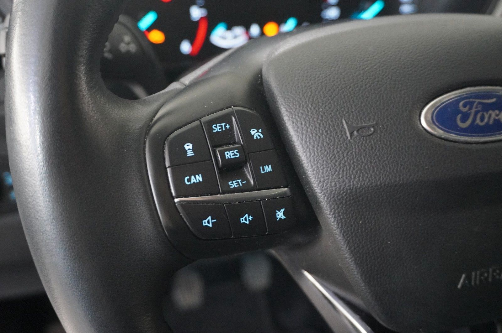 Fahrzeugabbildung Ford Focus Turnier 1.5D TITANIUM NAVI/LED/KAMERA/DAB+