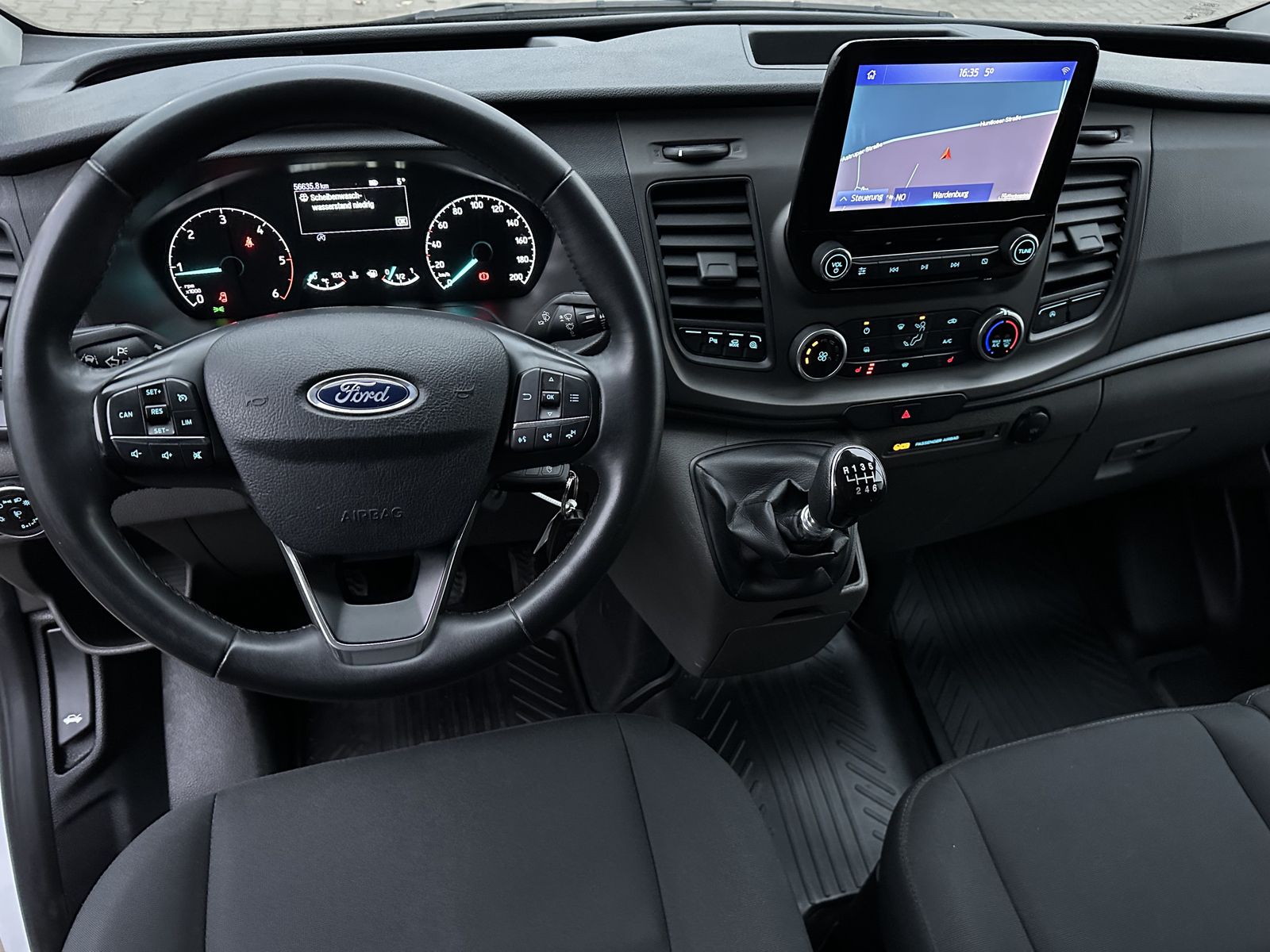 Fahrzeugabbildung Ford Transit Custom 300 L2H1 NAV+SHZ+KAMERA+SORTIMO