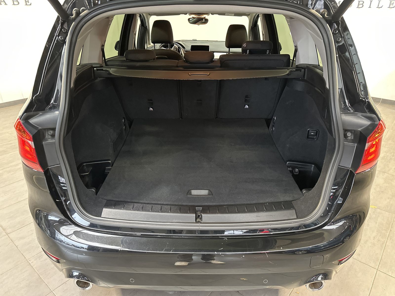 Fahrzeugabbildung BMW 218d Gran Tourer Advantage Aut. NAV+LED+AHK+KAM