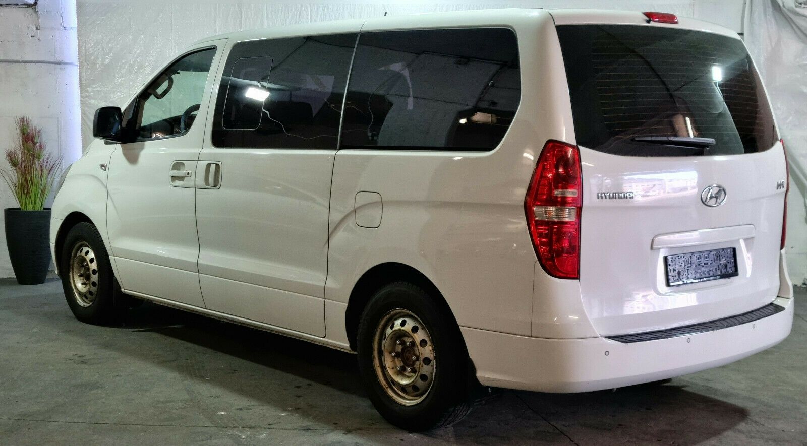 HYUNDAI H-1 Travel Premium 8-Sitzer Familienbus