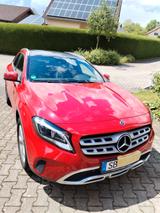 Mercedes-Benz GLA 180 -Urban Sport Navi Kamera Panoramaschiebe - rote Mercedes-Benz GLA 180