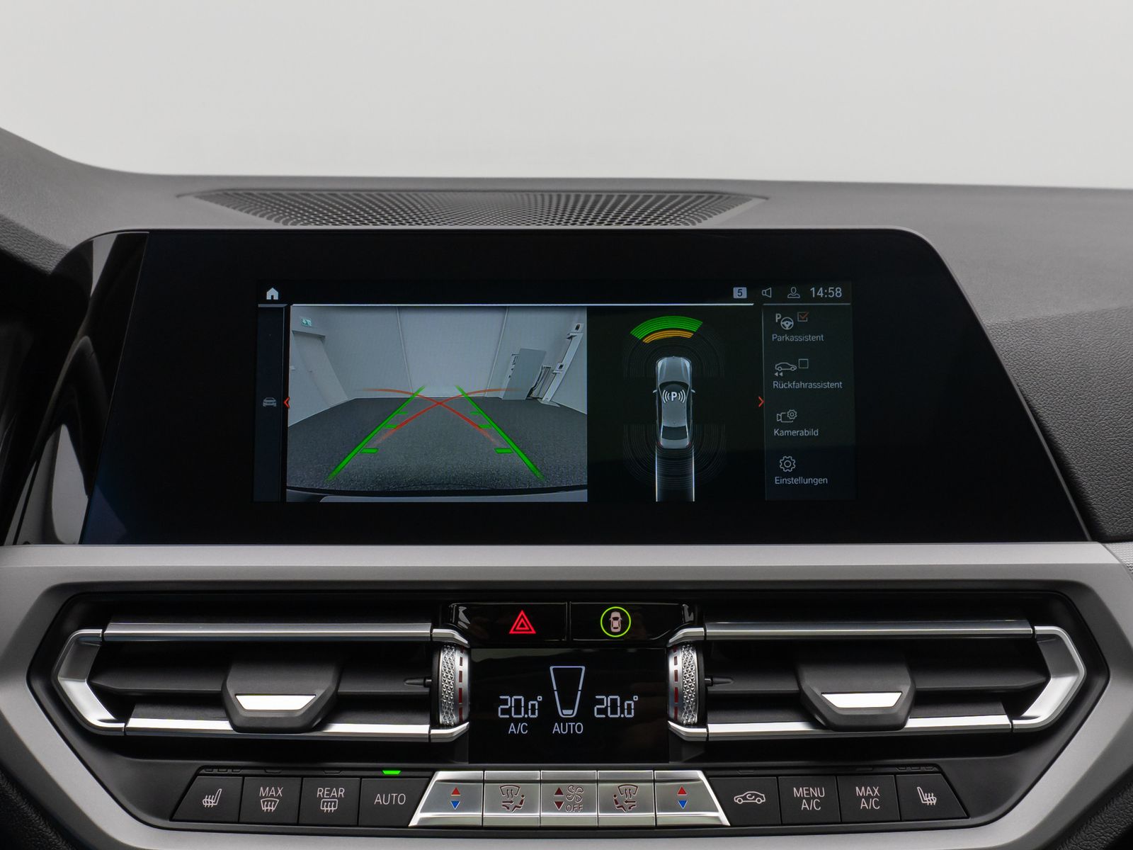 Fahrzeugabbildung BMW 320d xD  Glasdach Kamera DAB Geschwindigkeitsreg