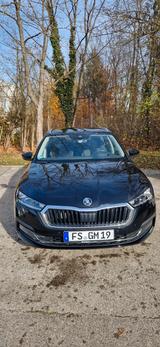 Skoda Octavia Combi 2.0 TDI 110kW DSG mit 1J. Garantie