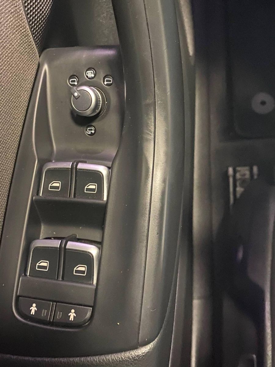 Fahrzeugabbildung Audi Q3 1.4 16V TFSI Sport+AHK+NAVIGATION+Keyless+PDC