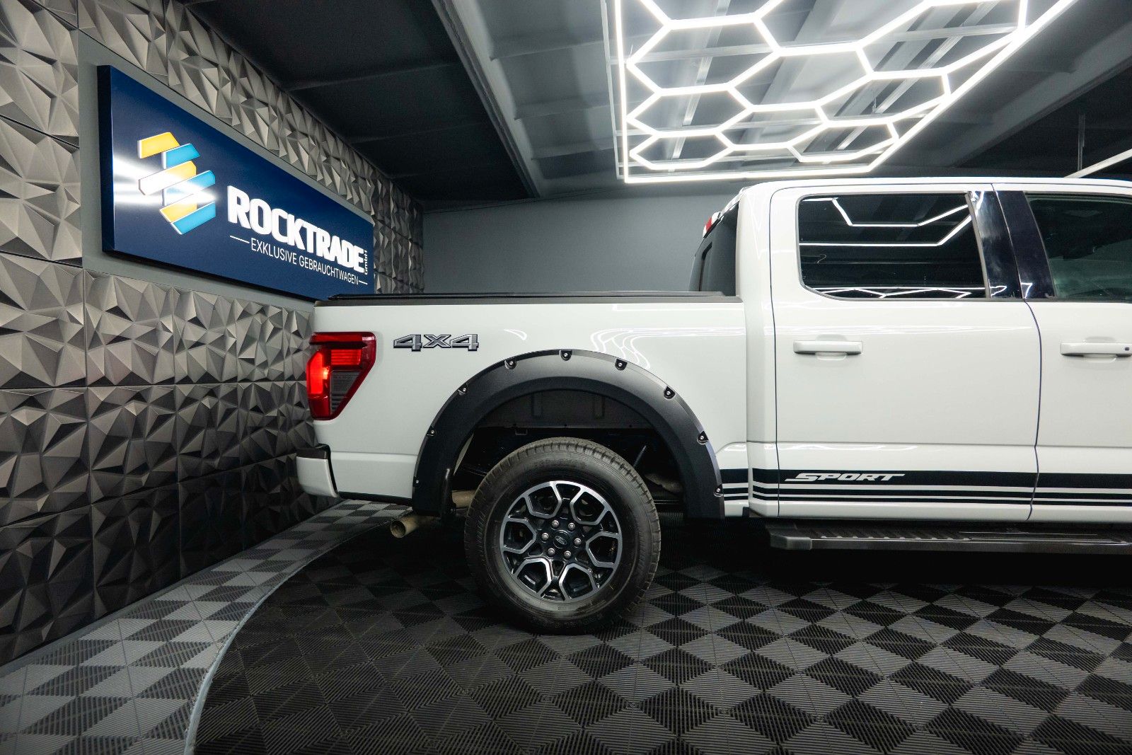 Fahrzeugabbildung Ford F150 3.5L V6 PowerBoost RAPTOR Twin-Turbo 4x4