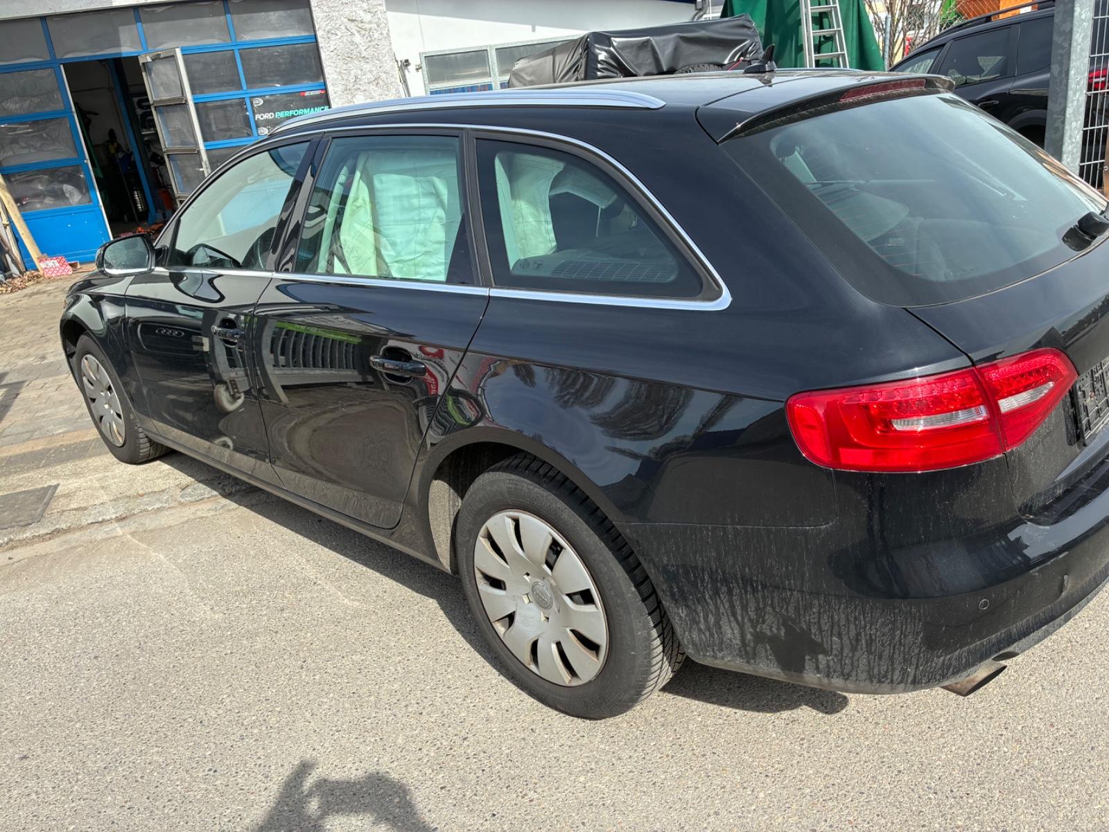 Audi A4 2012 — photo 10