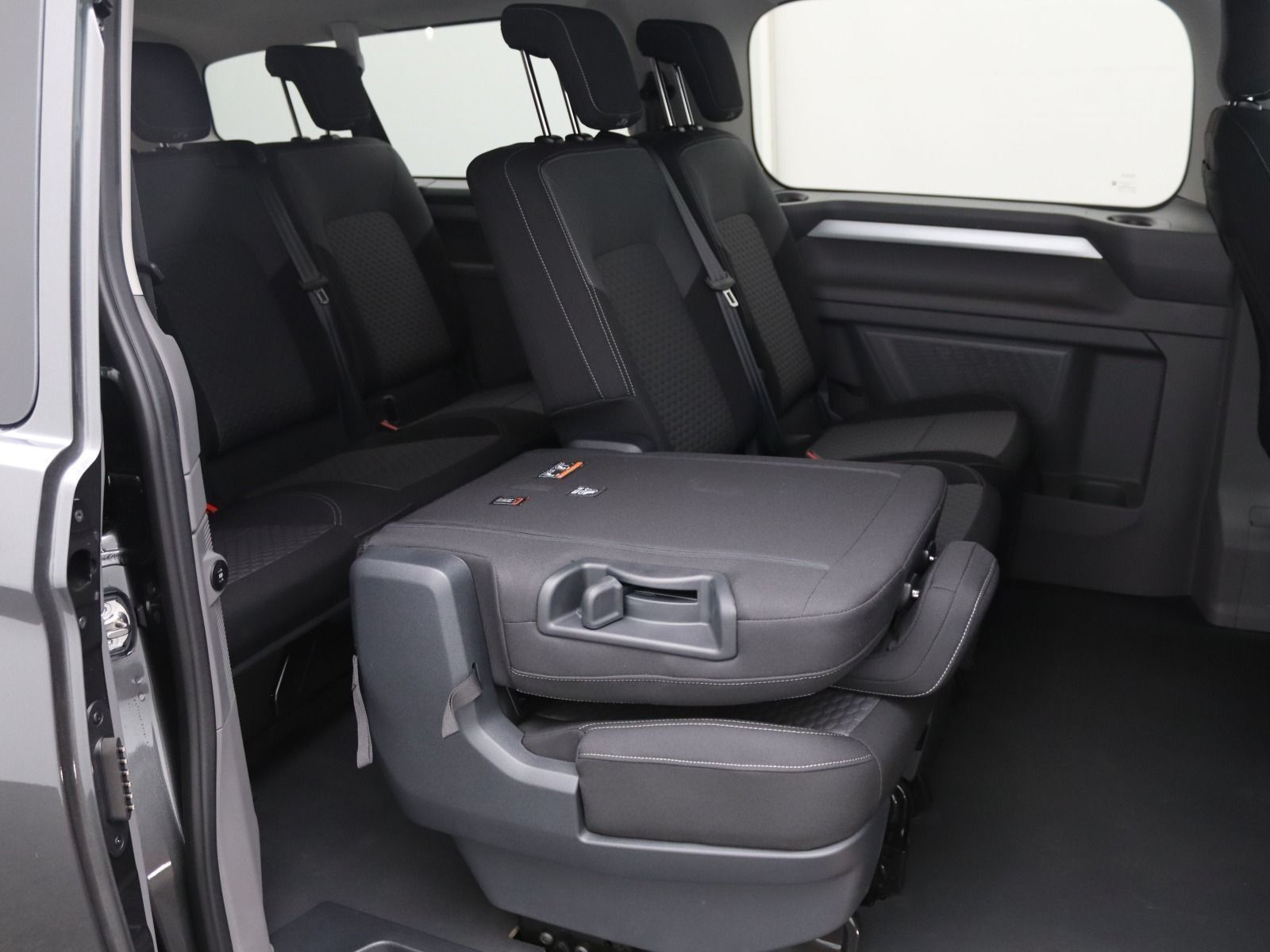 Volkswagen T7 Caravelle - Bild 11