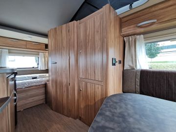 Fahrzeugabbildung HYMER / ERIBA / HYMERCAR FEELING 425 2023