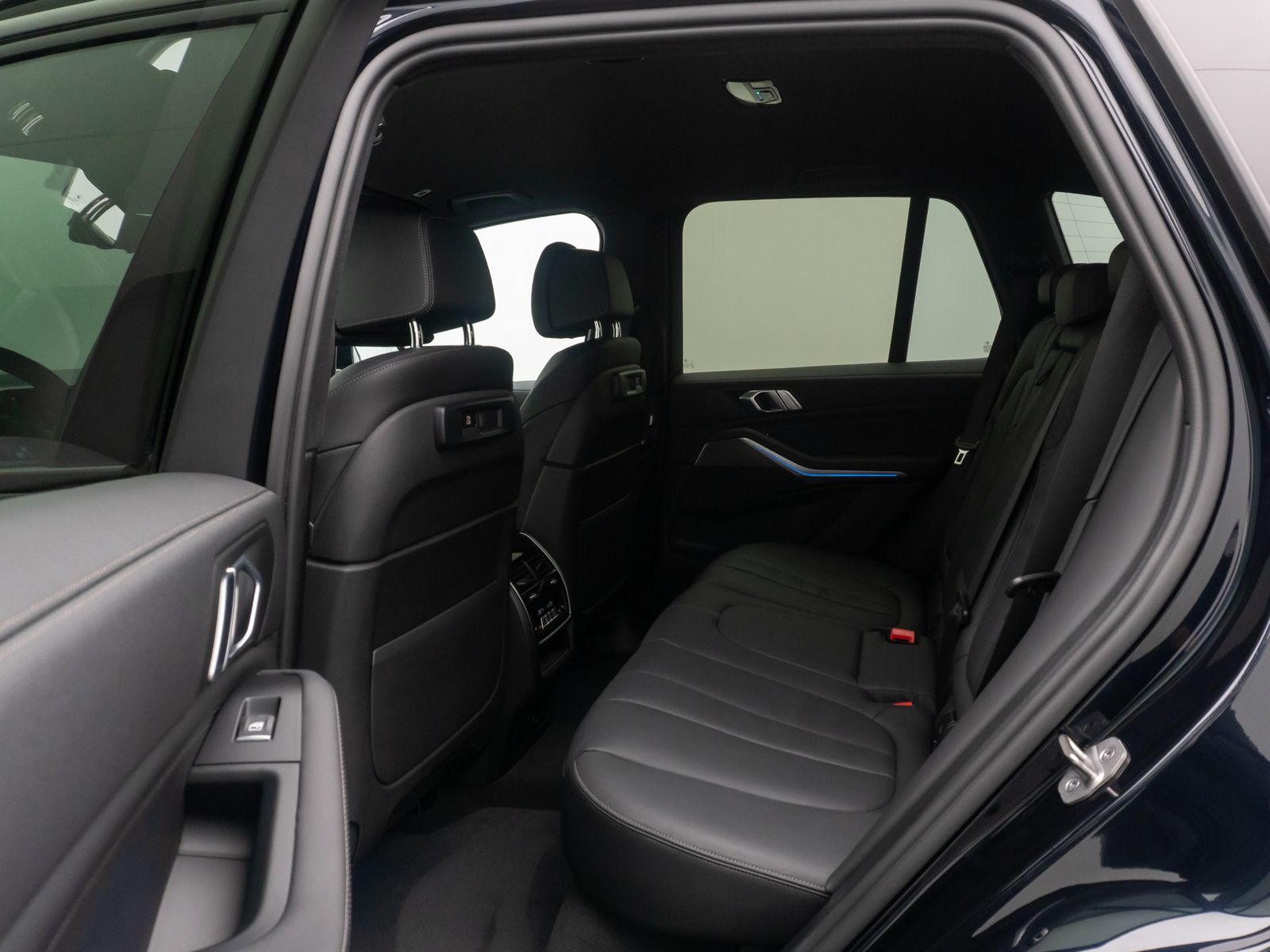 Fahrzeugabbildung BMW X5 xD45e M Sport HUD Kamera AHK Alarm DAB 21Zoll