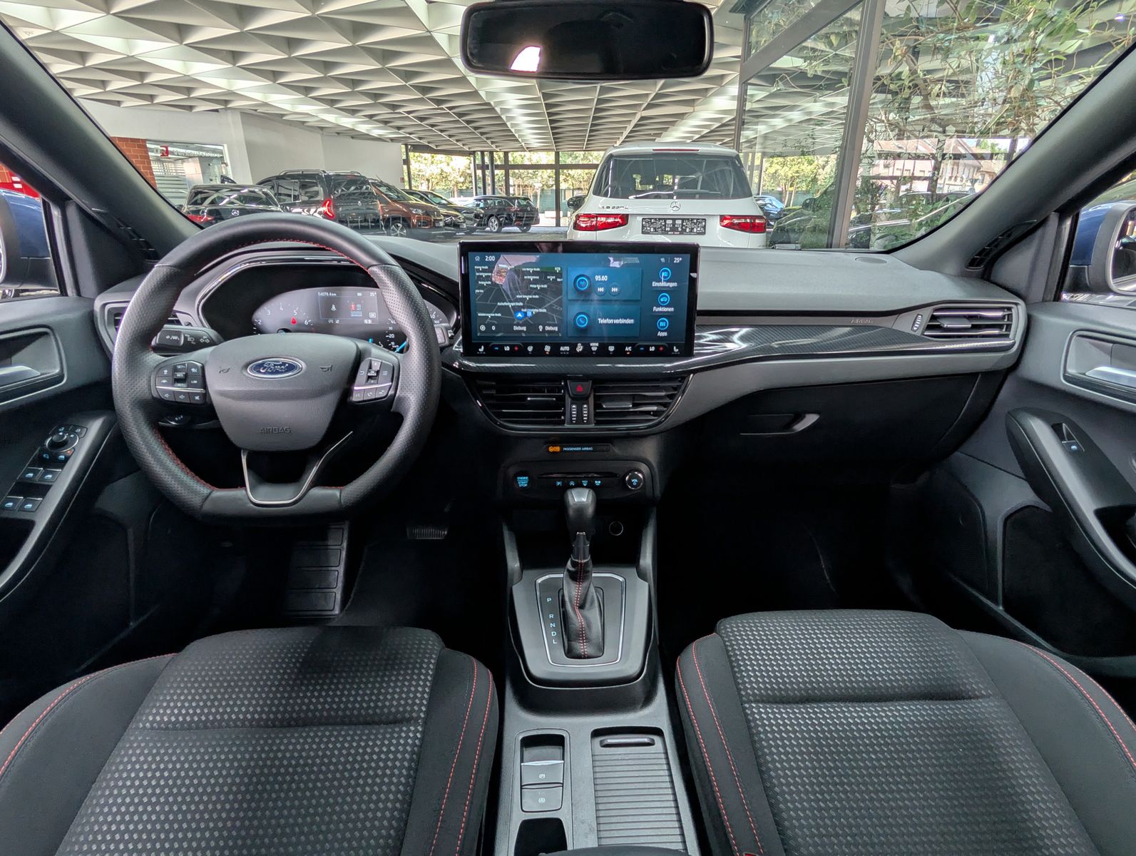 Fahrzeugabbildung Ford Focus 1.0 EB ST-Line ACC LED KAM WINTER Styling