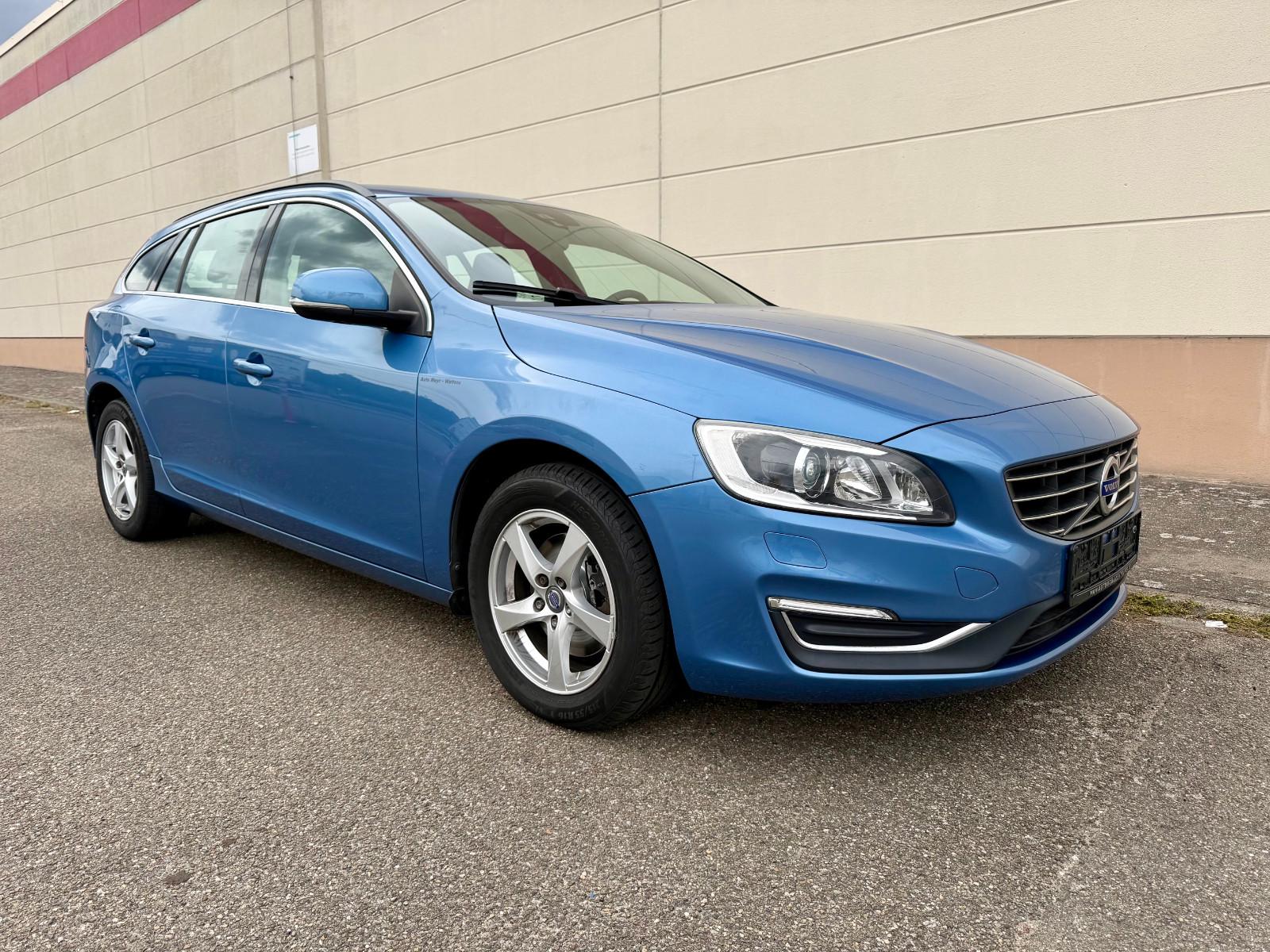 Volvo V60 D3 Momentum - XENON + SHZ + ZR NEU