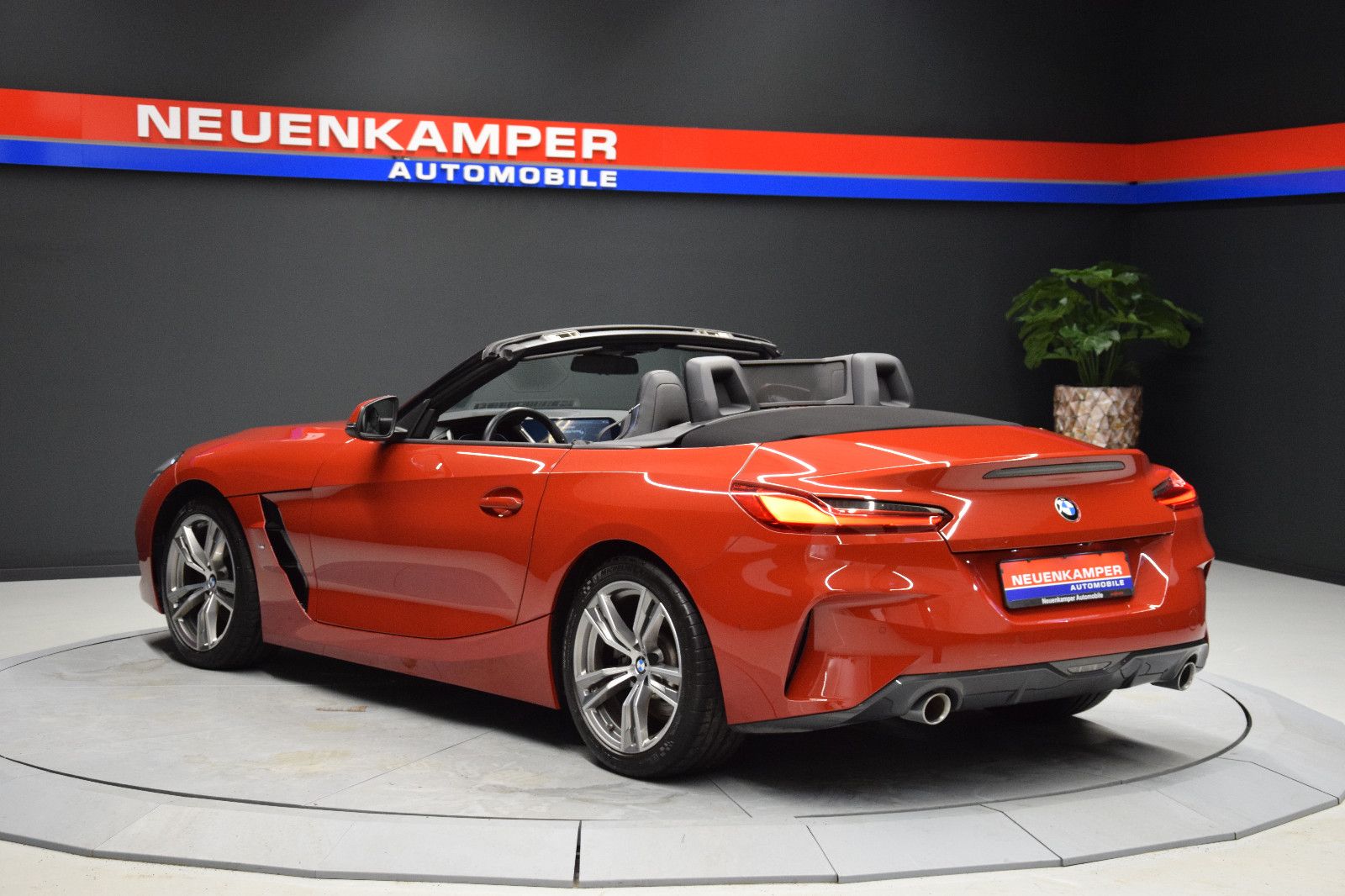 Fahrzeugabbildung BMW Z4 Roadster sDrive 20 i M-Sport Leder HuD Kamera