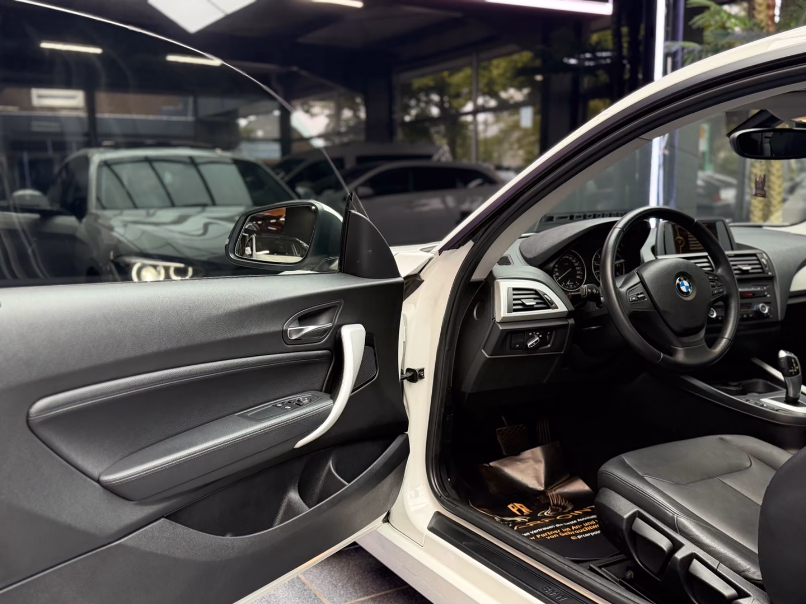BMW 118d Limo /Bi-Xenon/S-Dach/Vollleder/BT/PDC