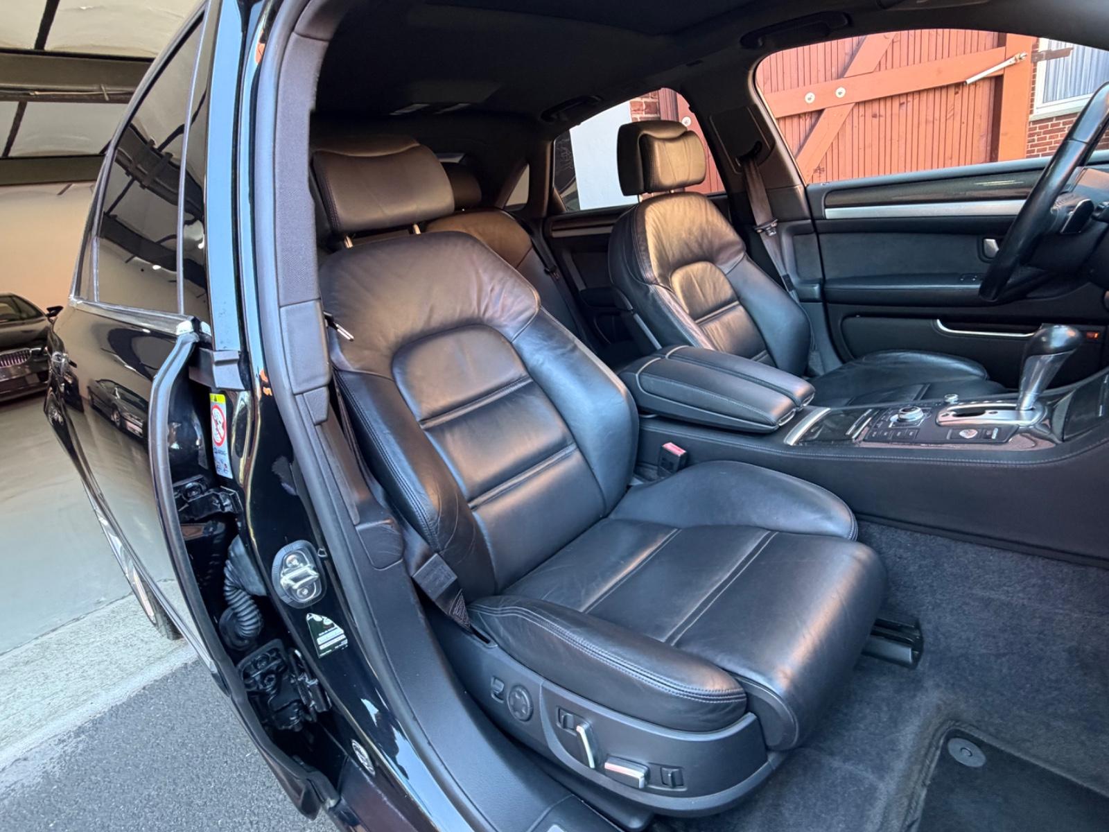 AUDI S8 5.2 QUATTRO V10 450ch - BVA - BANG & OLUFSEN - TOIT PANORAMIQUE - CAMÉRA DE RECUL - JANTES 20"